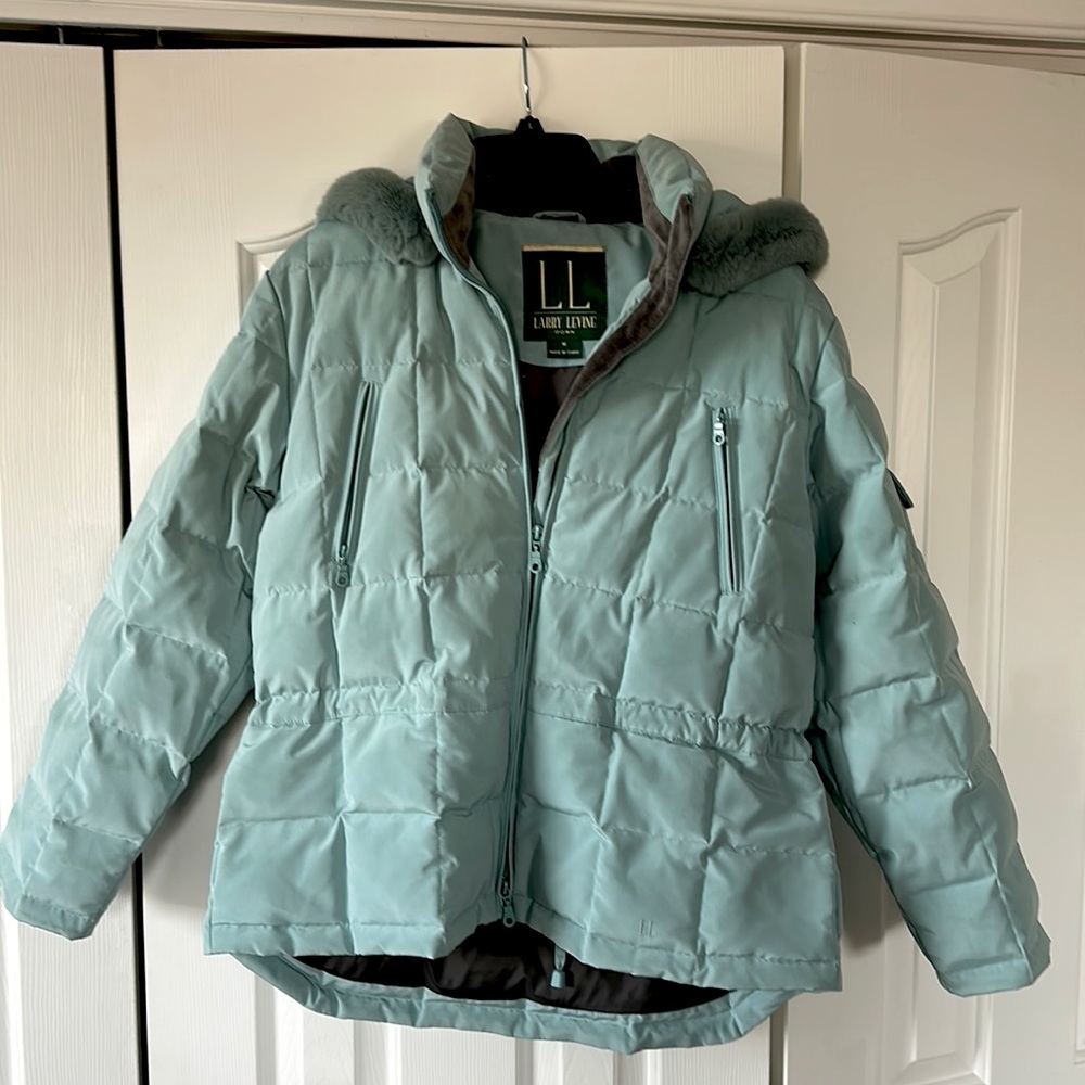 Ski down puffer puffy jacket coat from Larry Levine size Medium